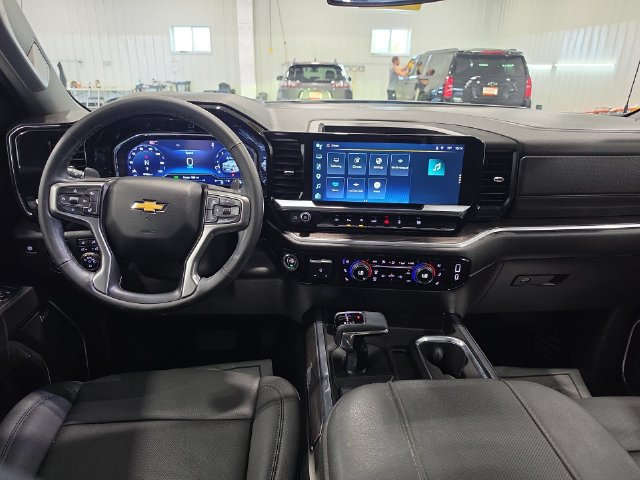 Used 2025 Chevrolet Silverado 1500 LTZ w/ LTZ Convenience Package II AWD/4WD image 9