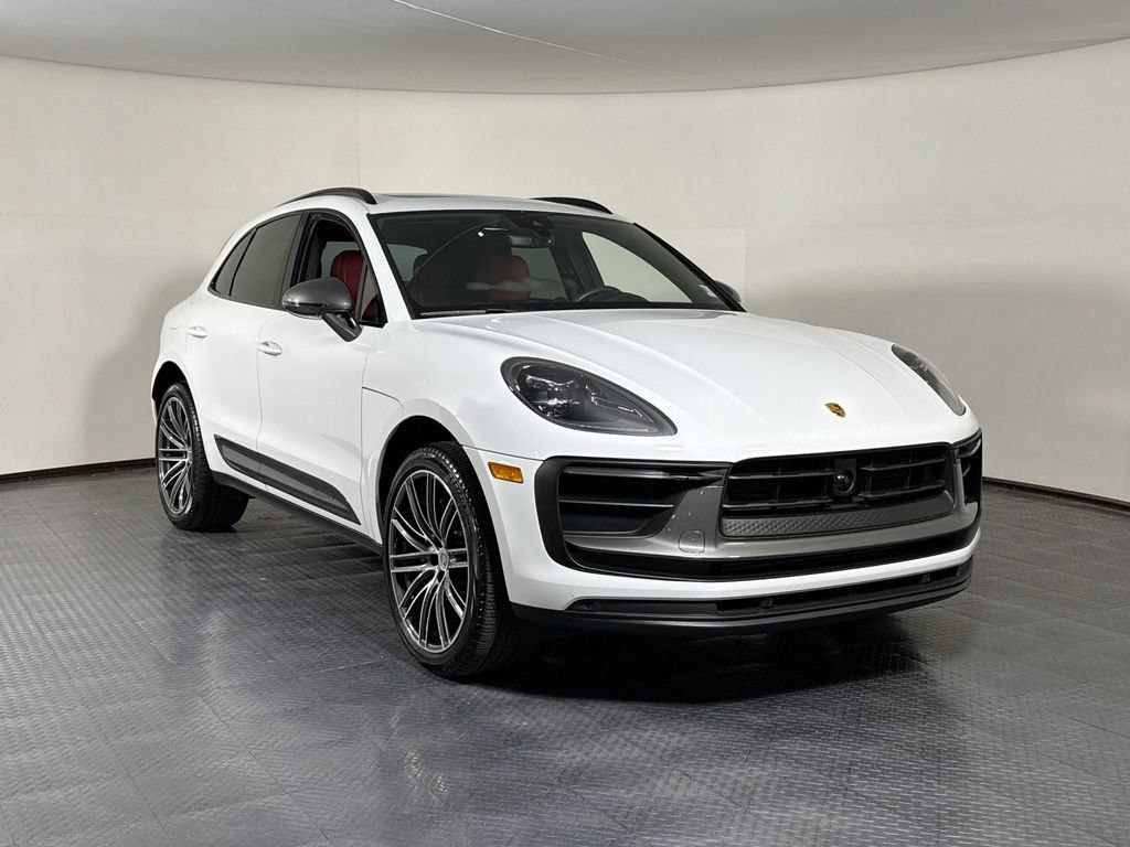 Certified 2023 Porsche Macan Turbo AWD/4WD image 9