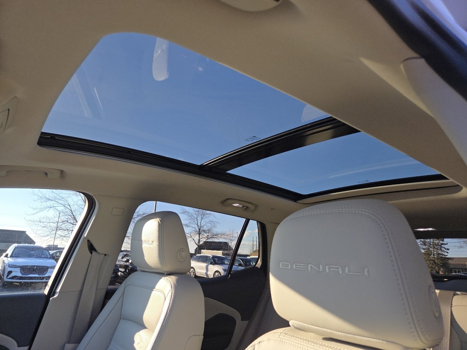 Used 2024 GMC Terrain Denali w/ Denali Premium Package image 3