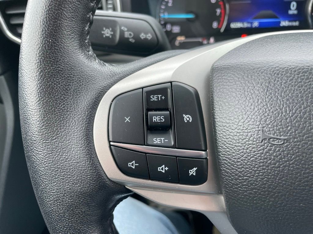 Used 2023 Ford Explorer XLT w/ Equipment Group 202A AWD/4WD image 22