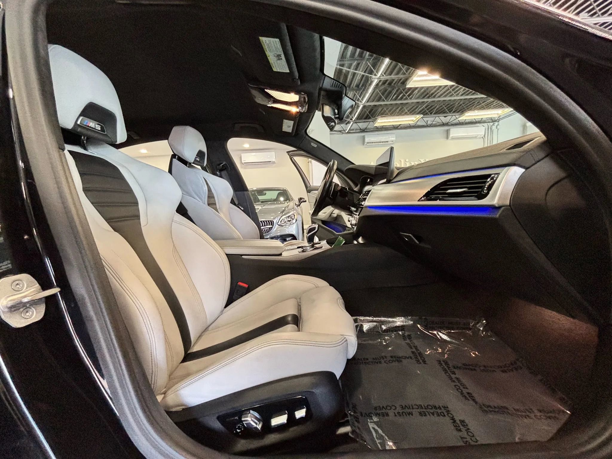 Used 2023 BMW M5 image 24