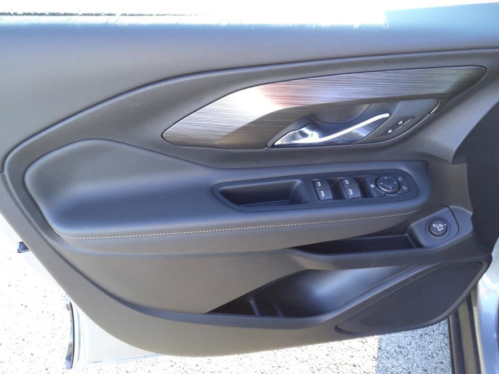 Certified 2023 GMC Terrain SLE w/ Driver Convenience Package image 11