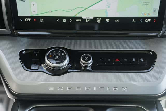 Used 2025 Ford Expedition Active AWD/4WD image 34