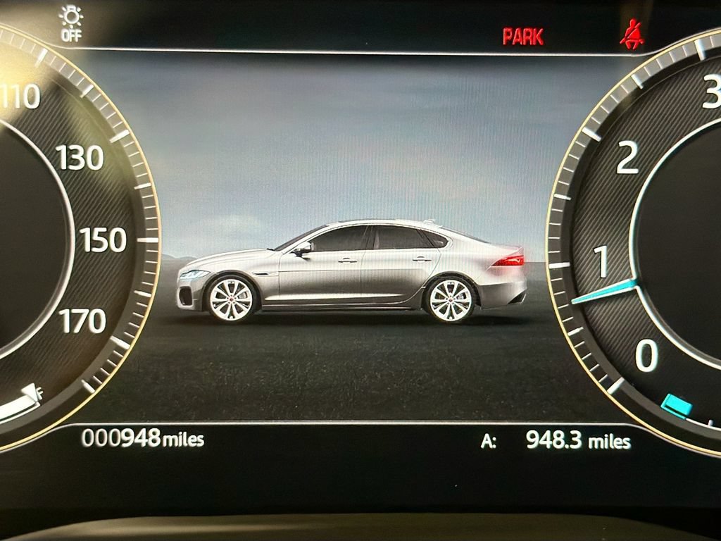Used 2024 Jaguar XF R-Dynamic SE AWD/4WD image 12