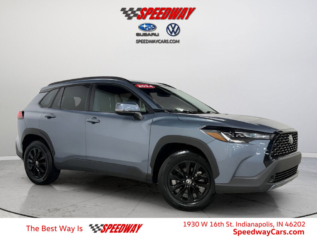 Used 2024 Toyota Corolla Cross LE image 1