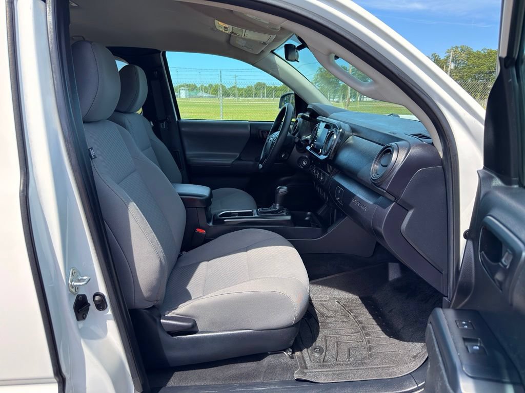 Used 2022 Toyota Tacoma SR AWD/4WD image 25