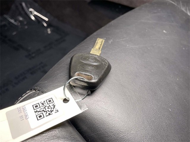 Used 2001 Porsche 911 Carrera 4 image 35