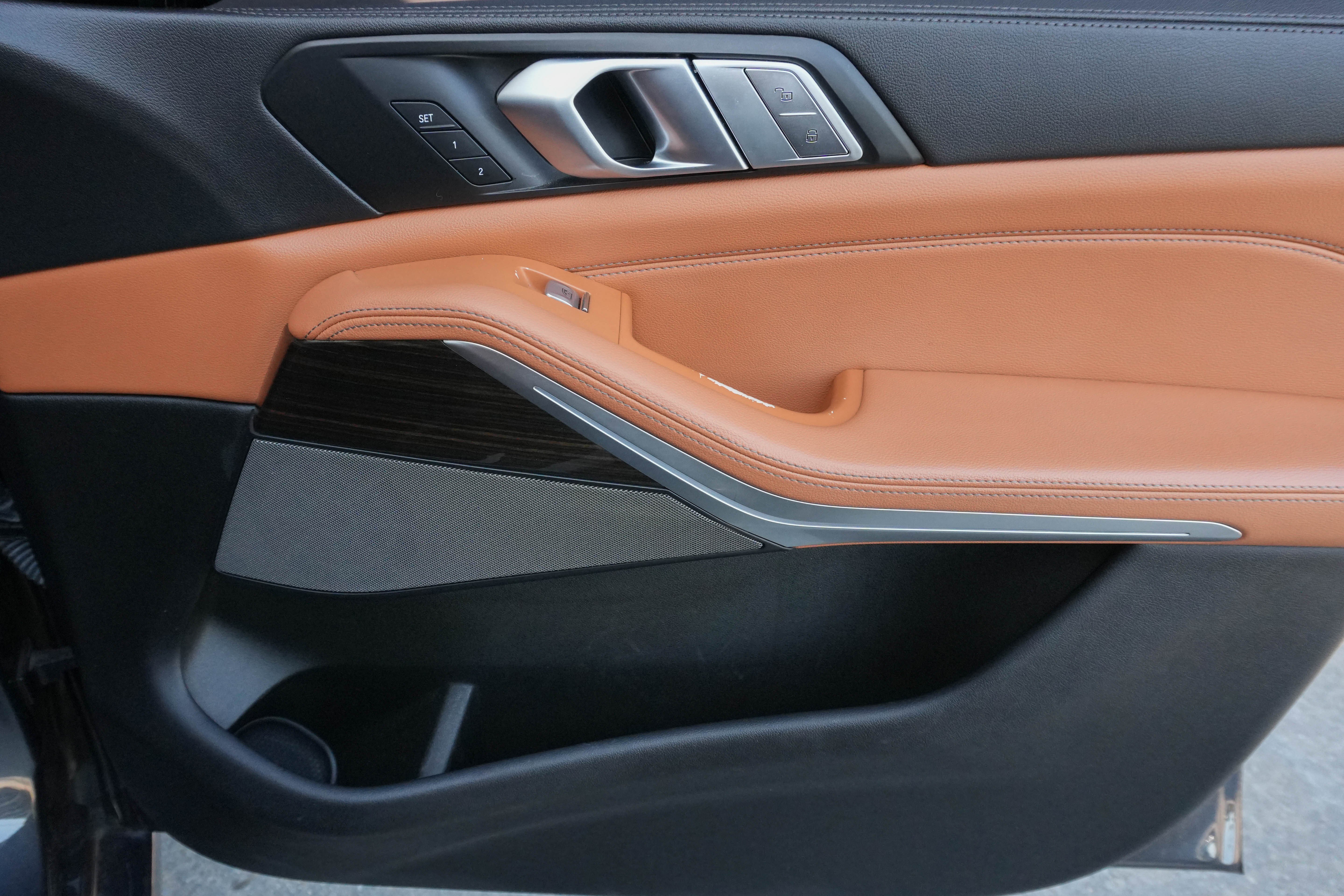 Used 2020 BMW X7 xDrive40i w/ Cold Weather Package image 32