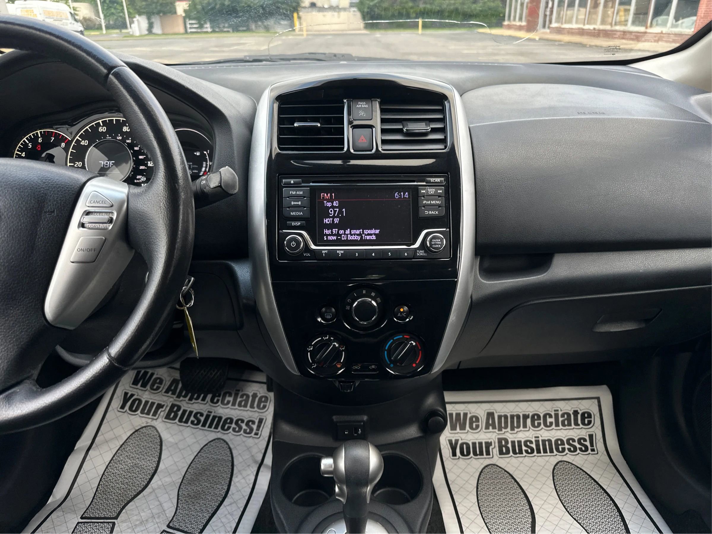 Used 2017 Nissan Versa Note SV image 17