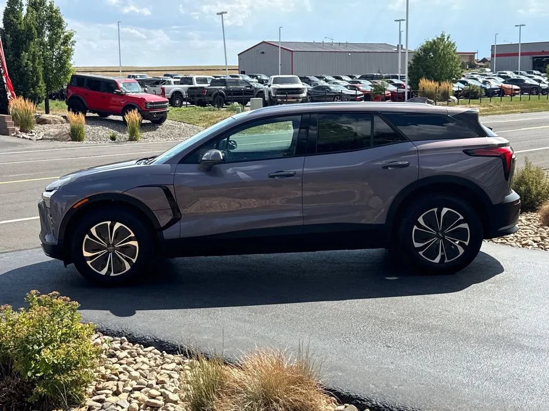Used 2024 Chevrolet Blazer EV LT AWD/4WD image 35