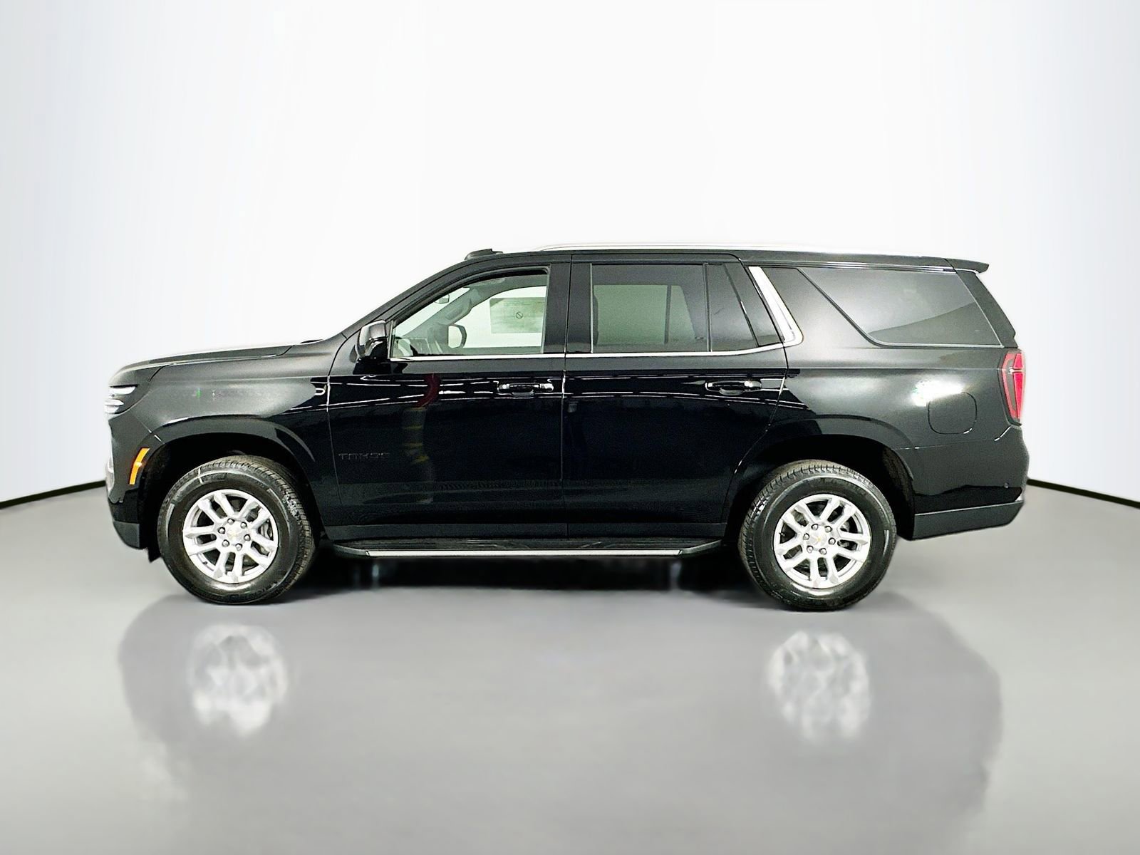 New 2026 Chevrolet Tahoe LS w/ LPO, Dark Essentials Package AWD/4WD image 5