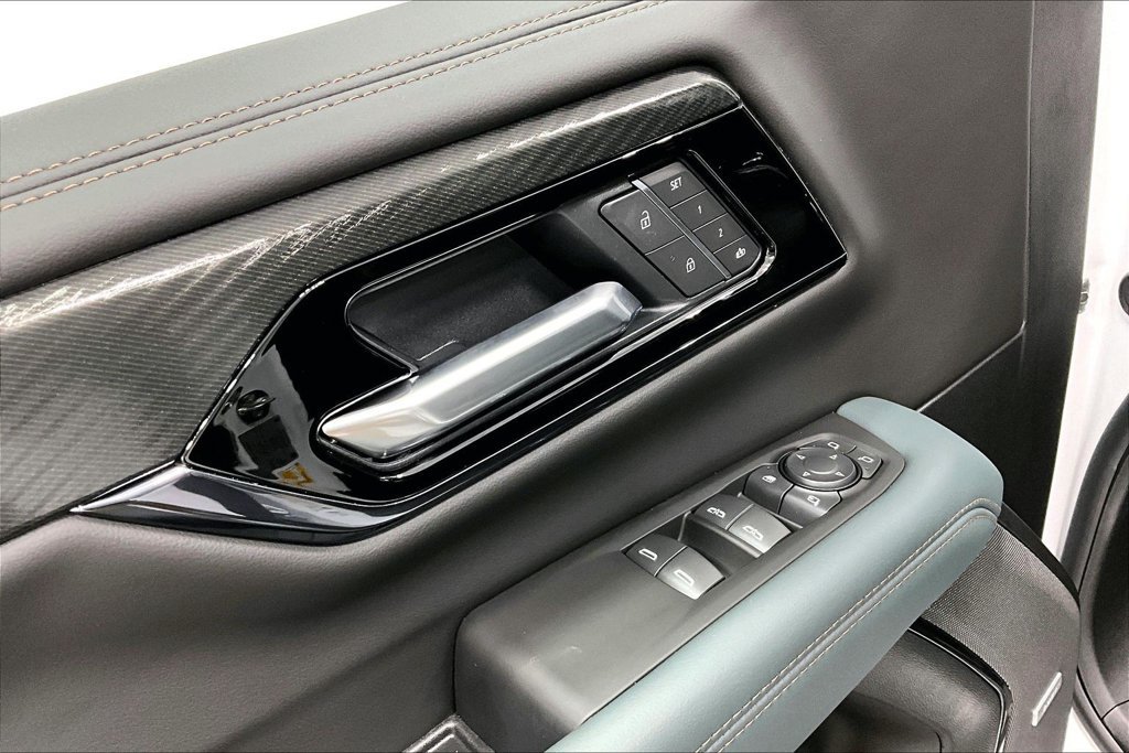 New 2027 GMC Yukon XL AT4 w/ AT4 Premium Plus Package AWD/4WD image 19