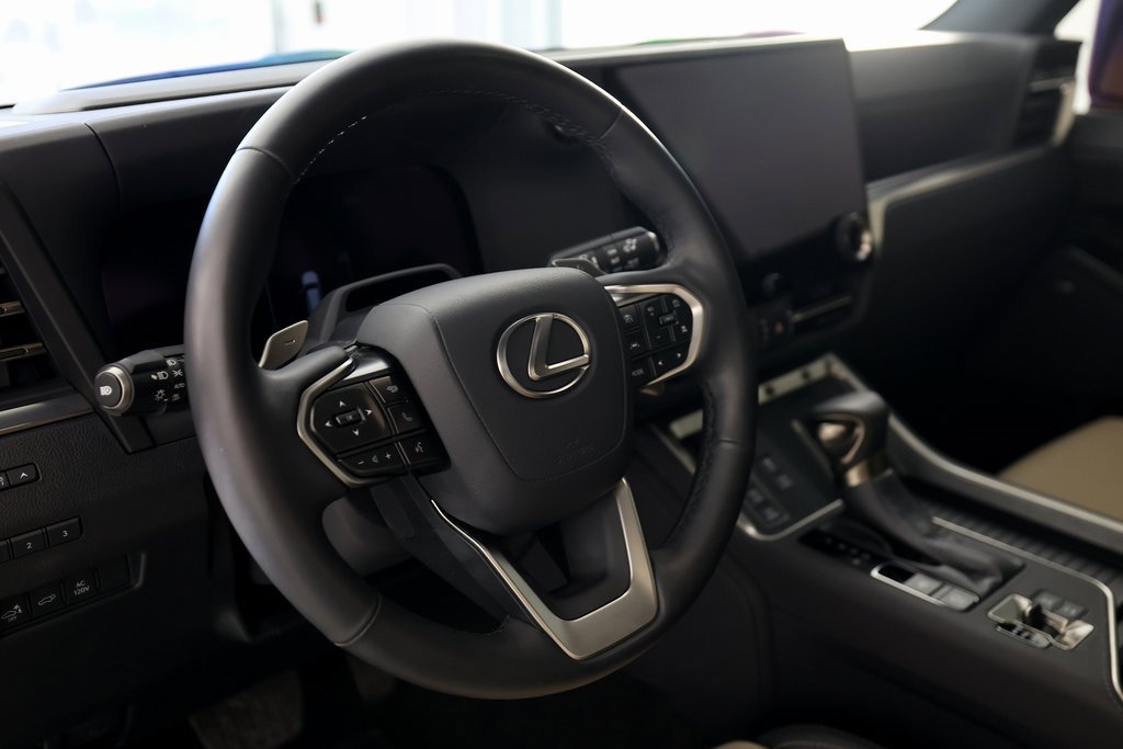 Used 2024 Lexus GX 550 image 18