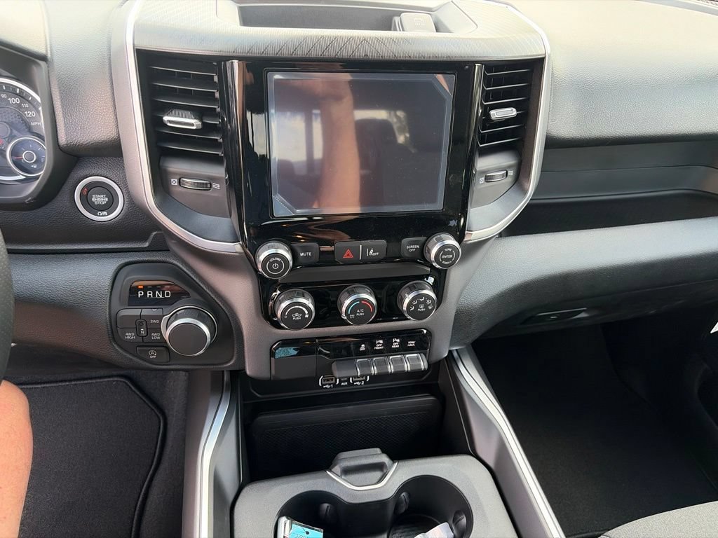 New 2026 RAM 1500 Express AWD/4WD image 29