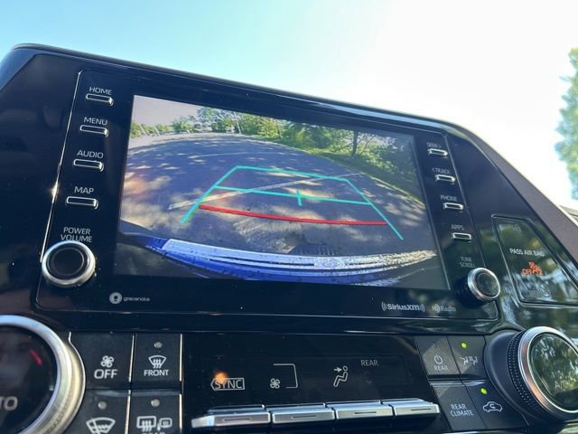 Used 2021 Toyota Highlander XLE AWD/4WD image 44