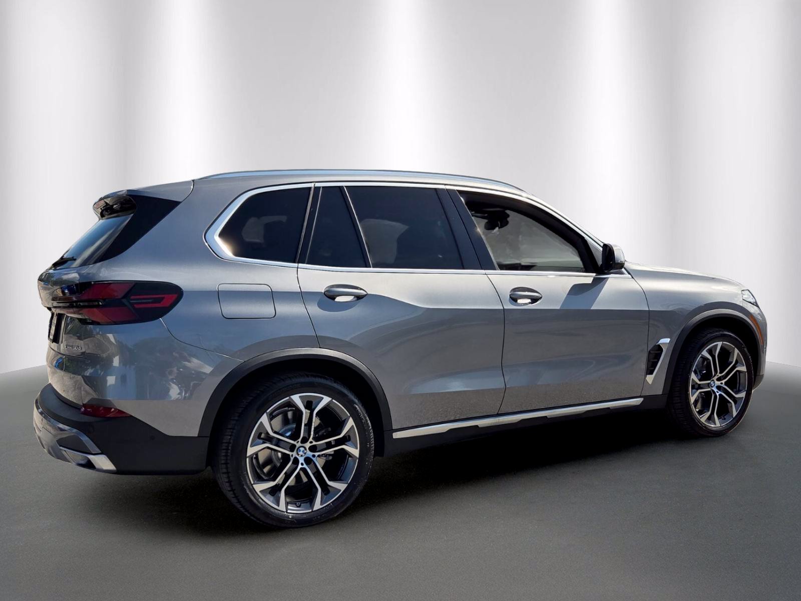 Certified 2026 BMW X5 xDrive50e AWD/4WD image 7