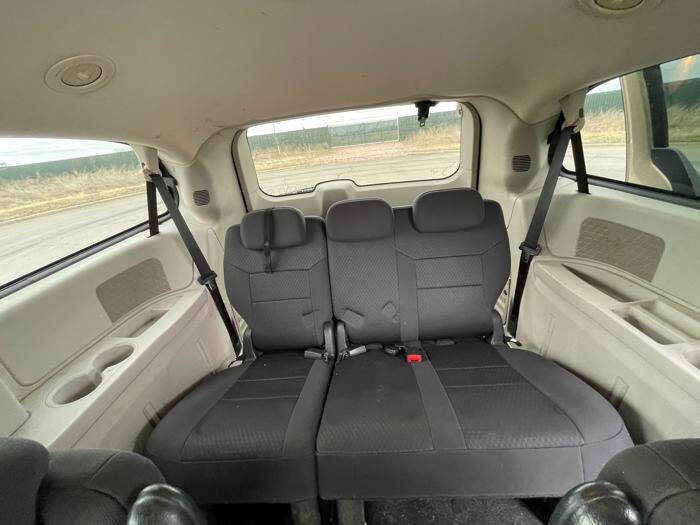 Used 2010 Dodge Grand Caravan Hero image 24