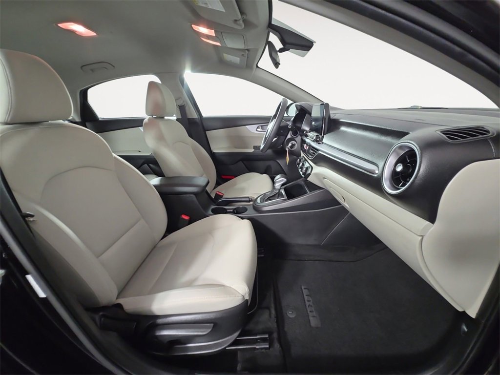Used 2023 Kia Forte LXS w/ LXS Technology Package image 15