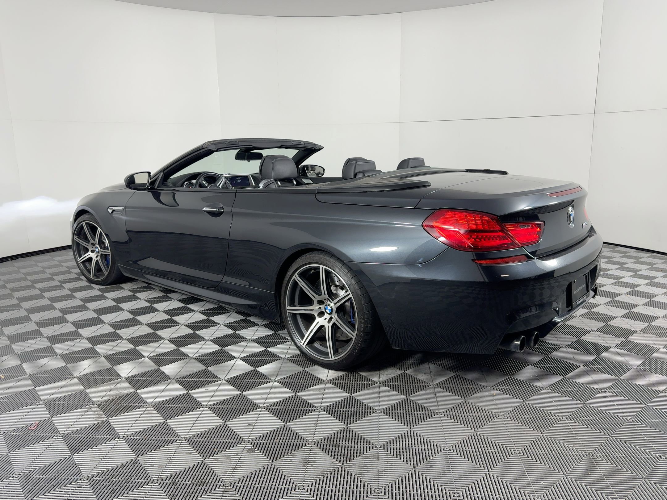 Used 2014 BMW M6 Convertible RWD image 3