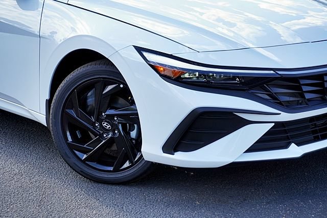 New 2026 Hyundai Elantra Sport FWD image 4