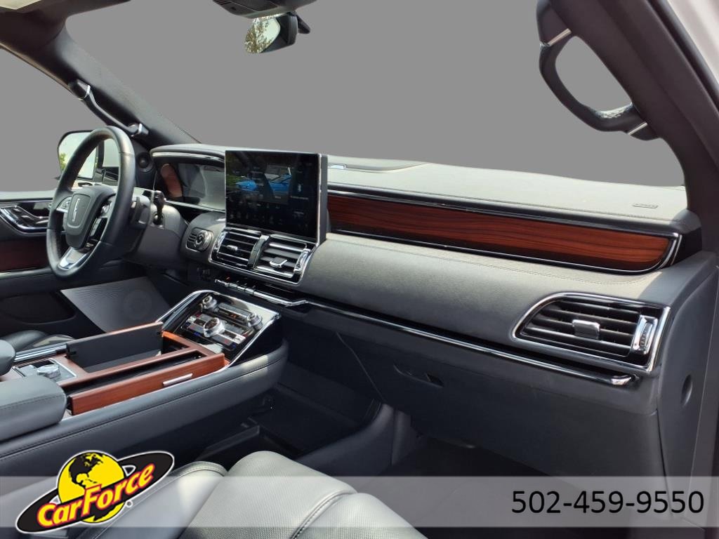 Used 2023 Lincoln Navigator Reserve image 14