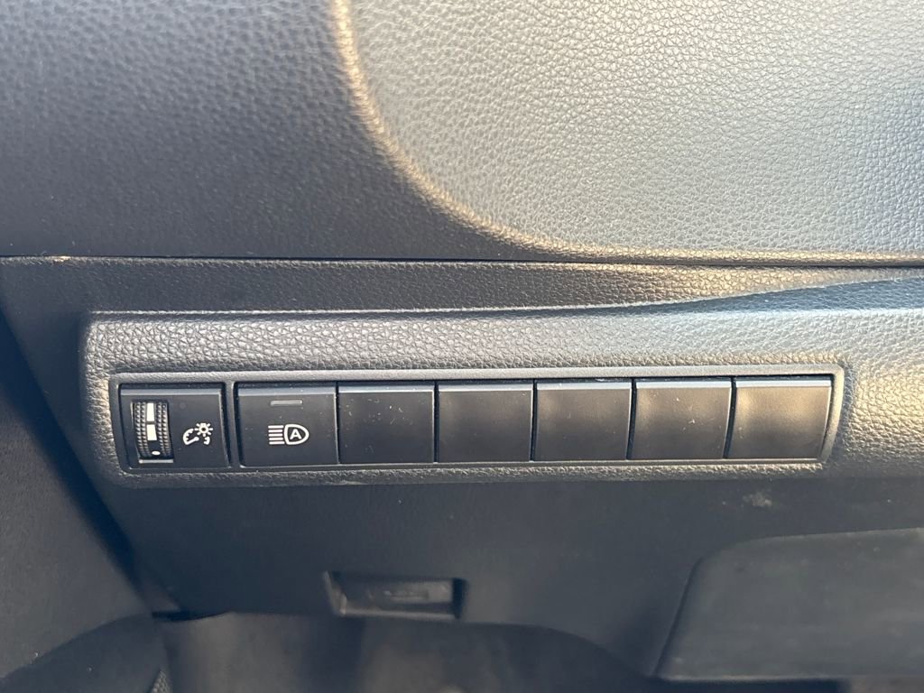 Used 2023 Toyota Corolla LE image 21