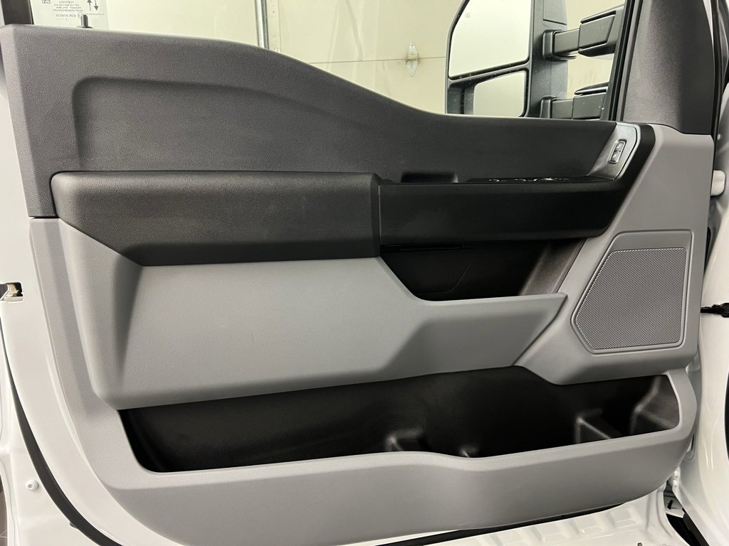 New 2026 Ford F350 XL w/ XL Chrome Package image 25