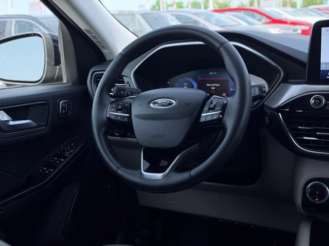 Used 2022 Ford Escape Titanium AWD/4WD image 25
