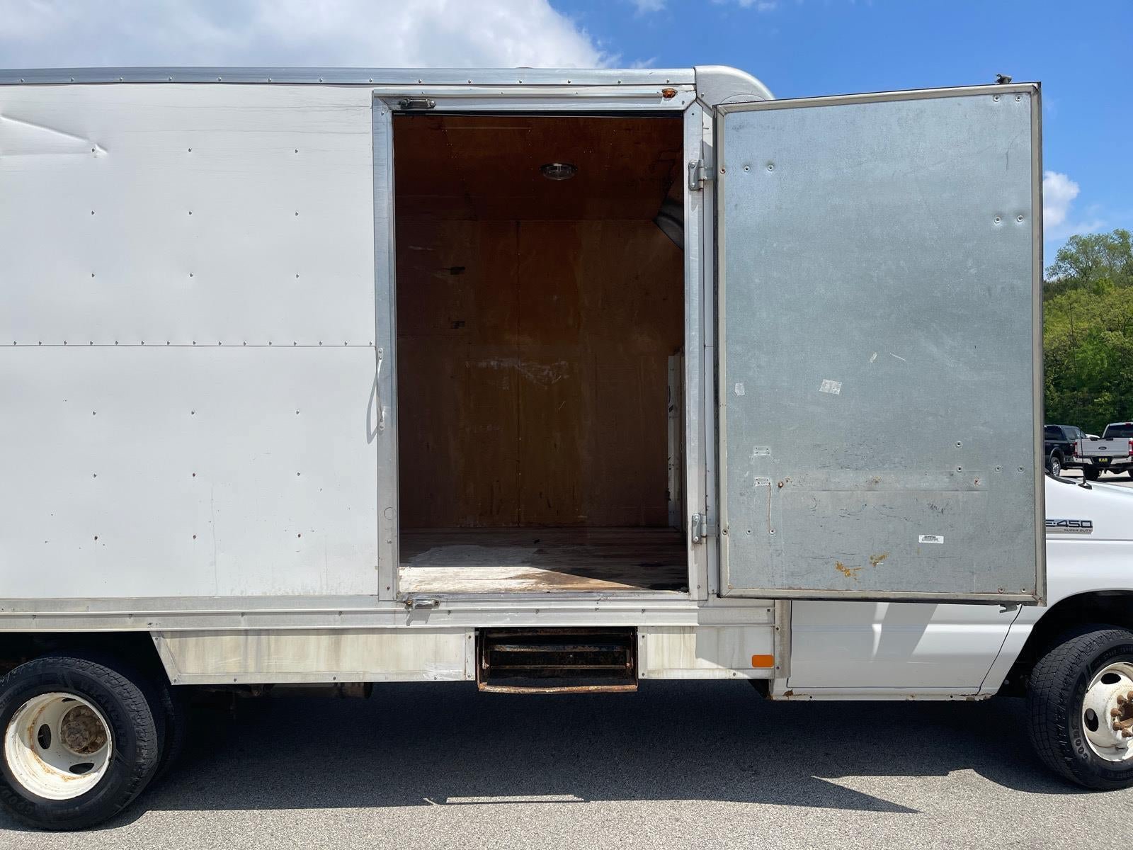 Used 2016 Ford E-450 and Econoline 450 Super Duty RWD image 12