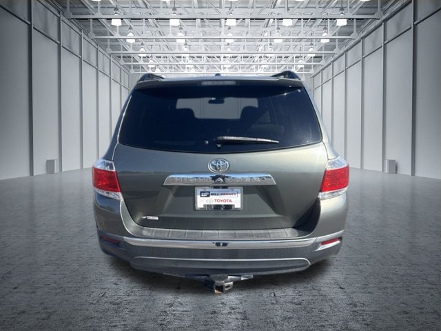 Used 2012 Toyota Highlander FWD w/ Tech Pkg image 4