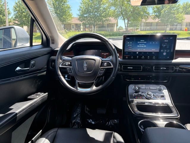 Used 2022 Lincoln Nautilus Reserve AWD/4WD image 23