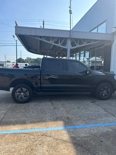 Used 2025 Ford F150 Lightning XLT AWD/4WD image 4