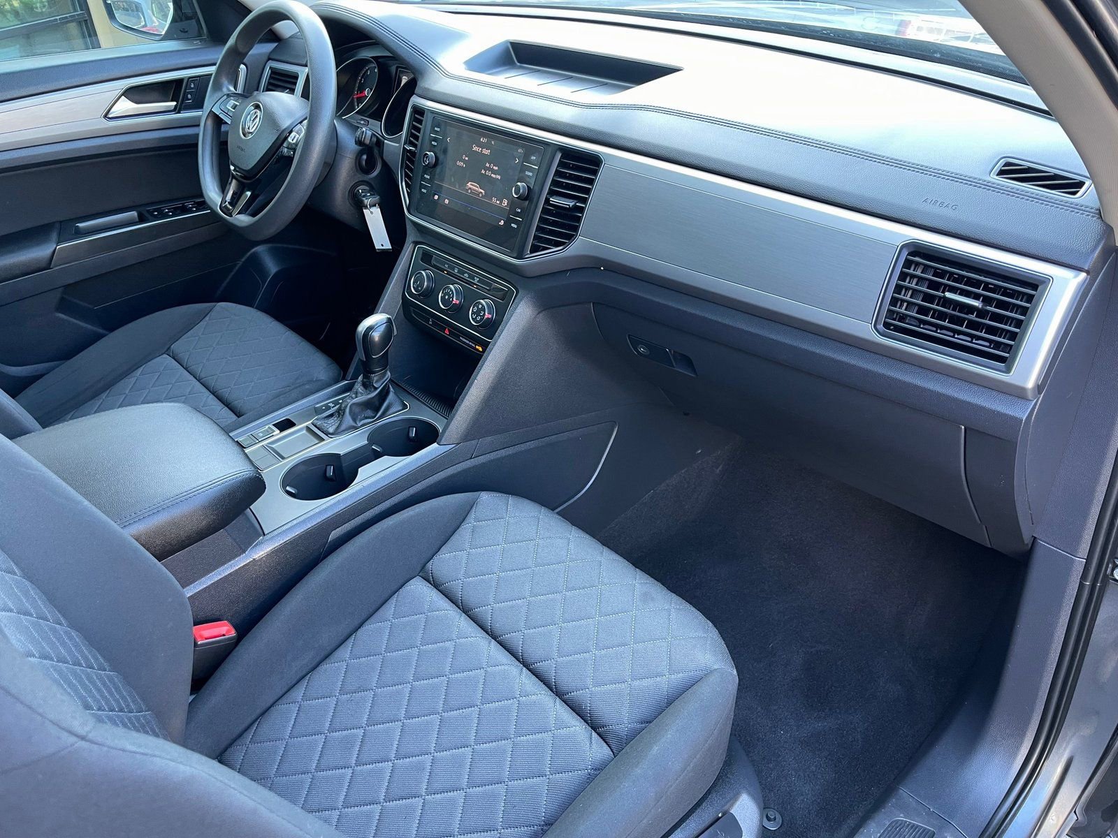 Used 2018 Volkswagen Atlas Launch Edition FWD image 27