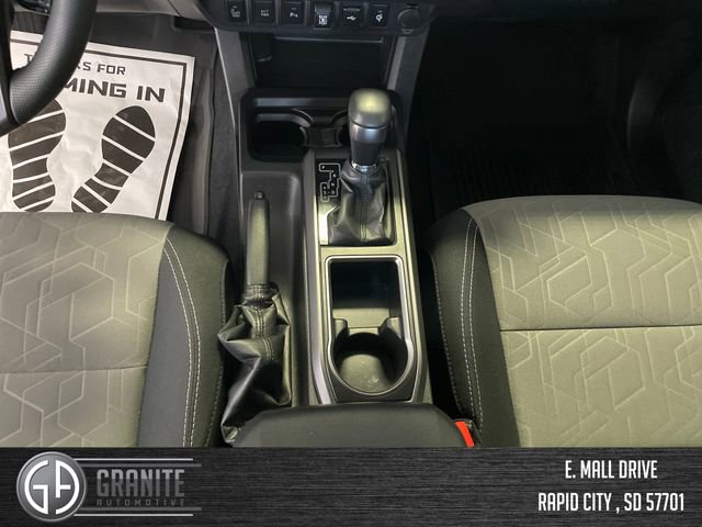 Used 2022 Toyota Tacoma TRD Off-Road w/ Technology Package AWD/4WD image 22