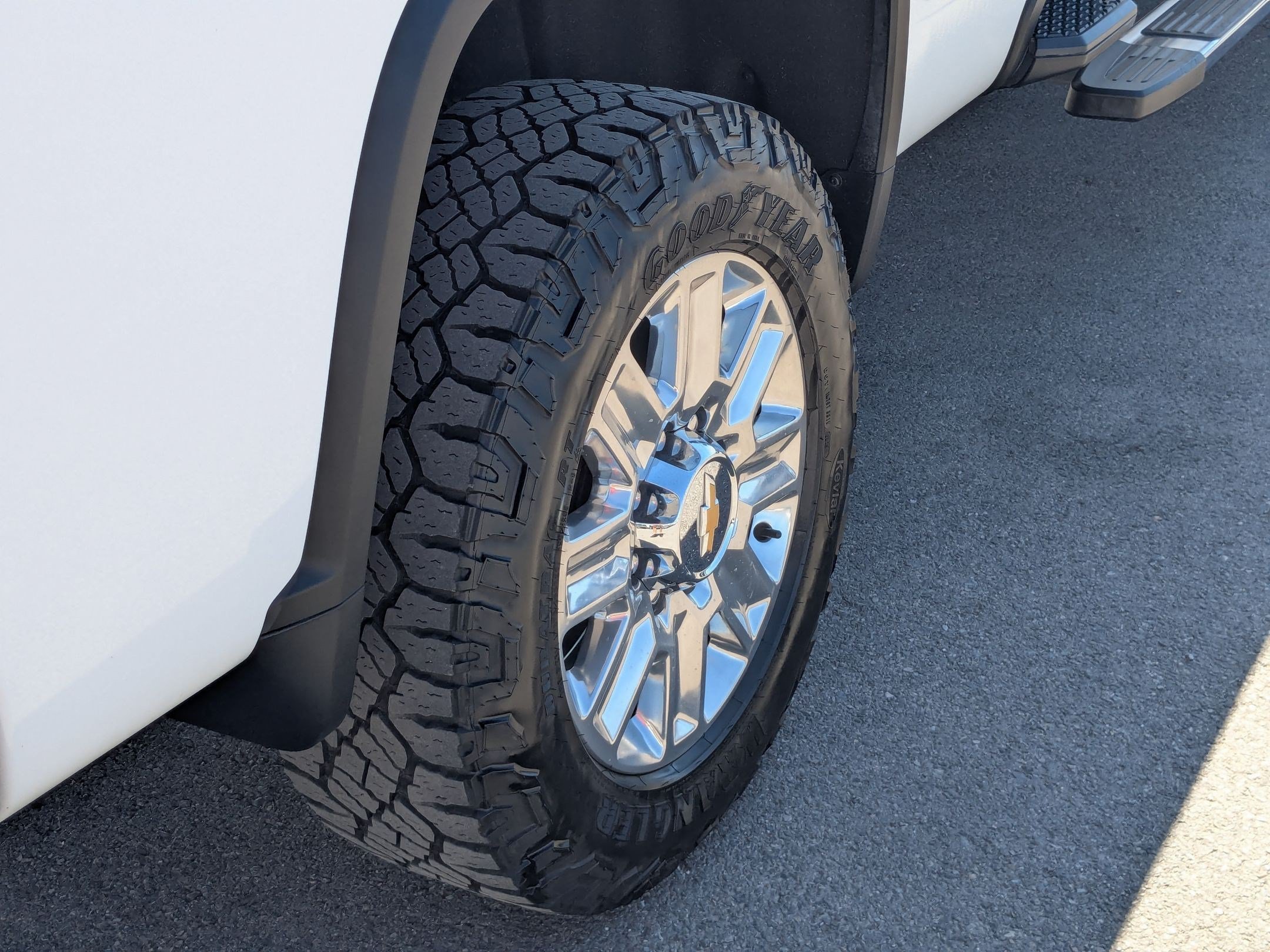 Used 2025 Chevrolet Silverado 3500 High Country w/ Technology Package AWD/4WD image 12