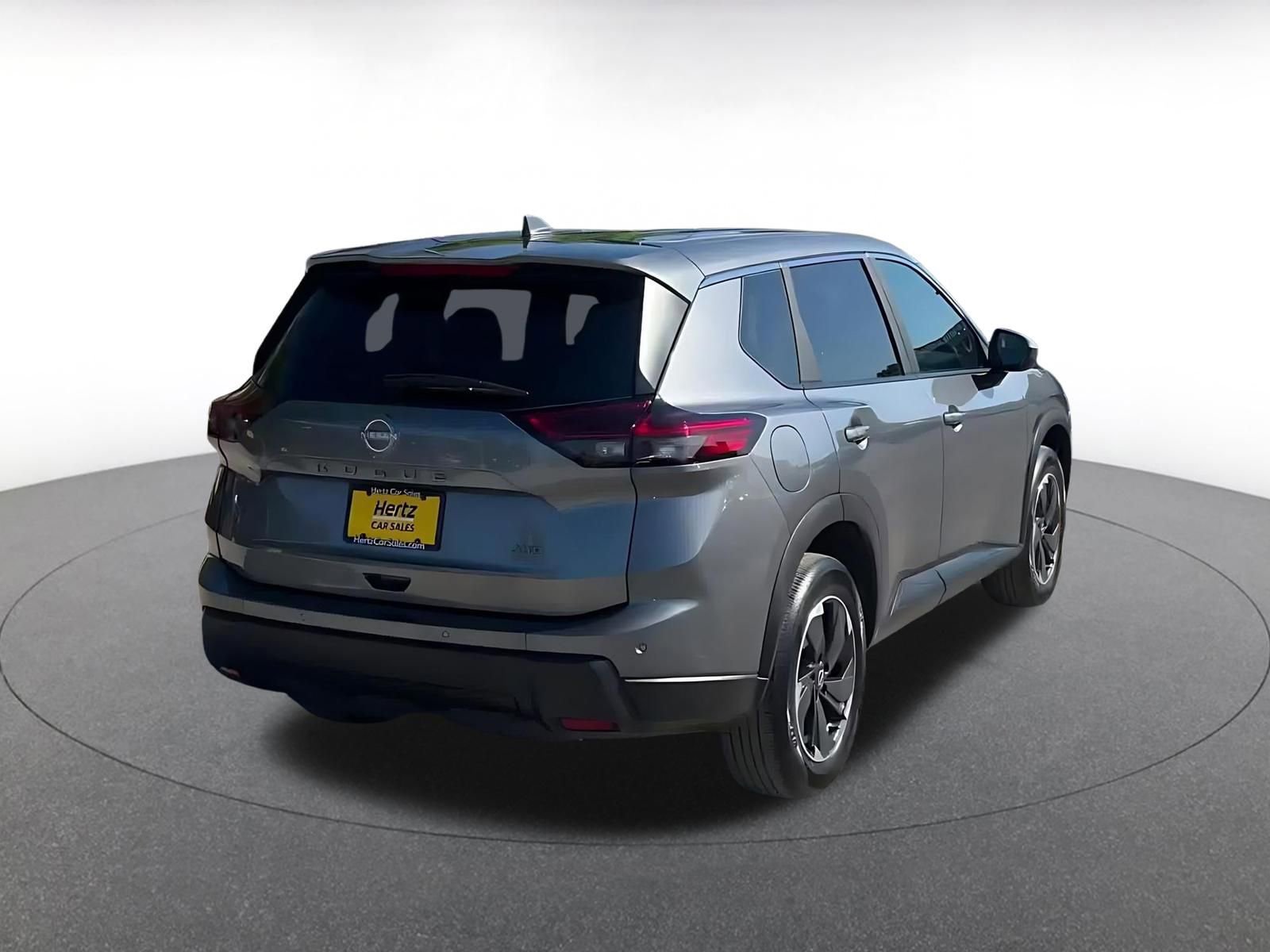 Used 2025 Nissan Rogue SV AWD/4WD image 14