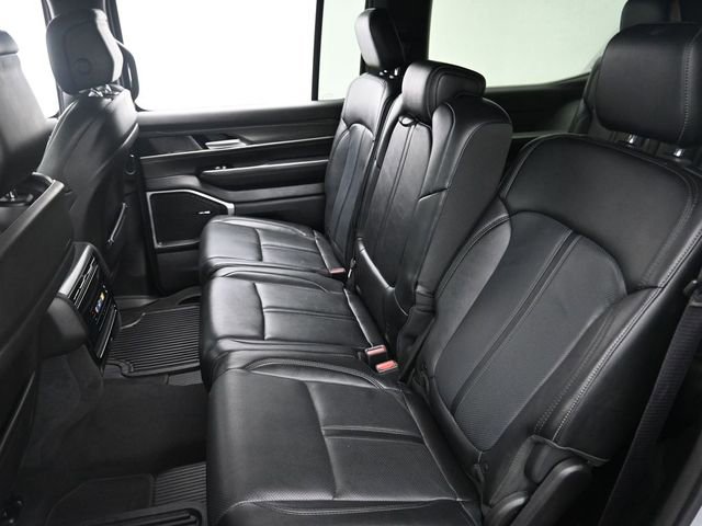 Used 2024 Jeep Wagoneer Series II w/ Flexible Seating Group image 21