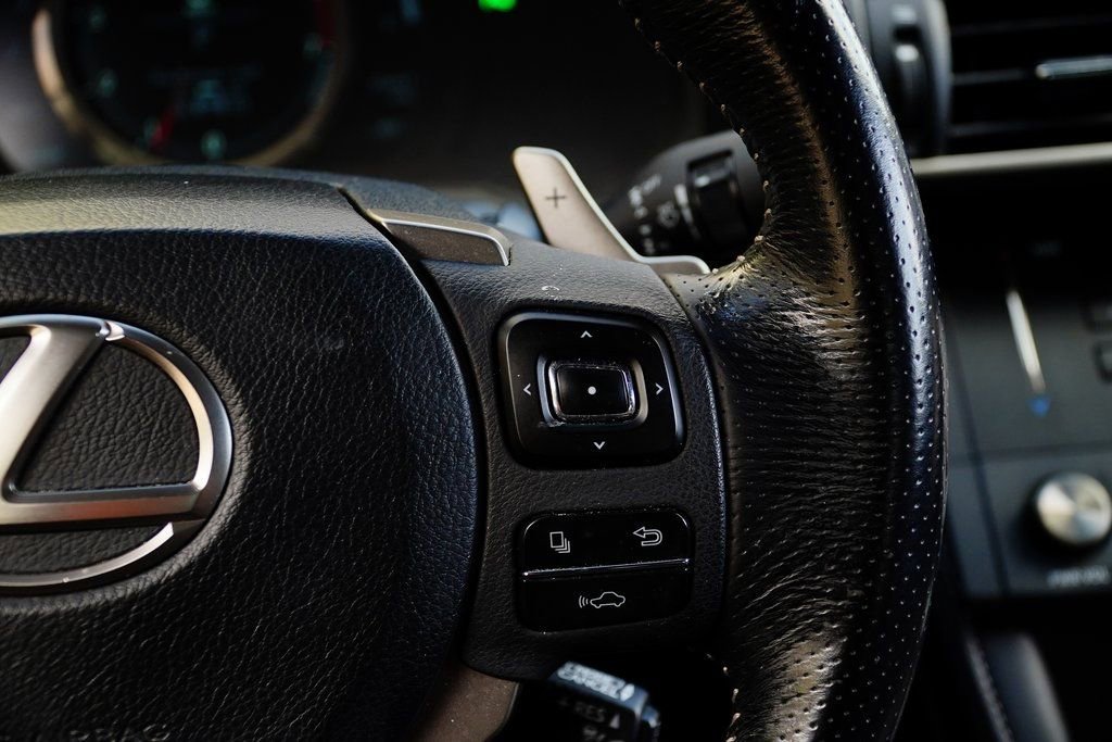 Used 2017 Lexus RC 200t image 24