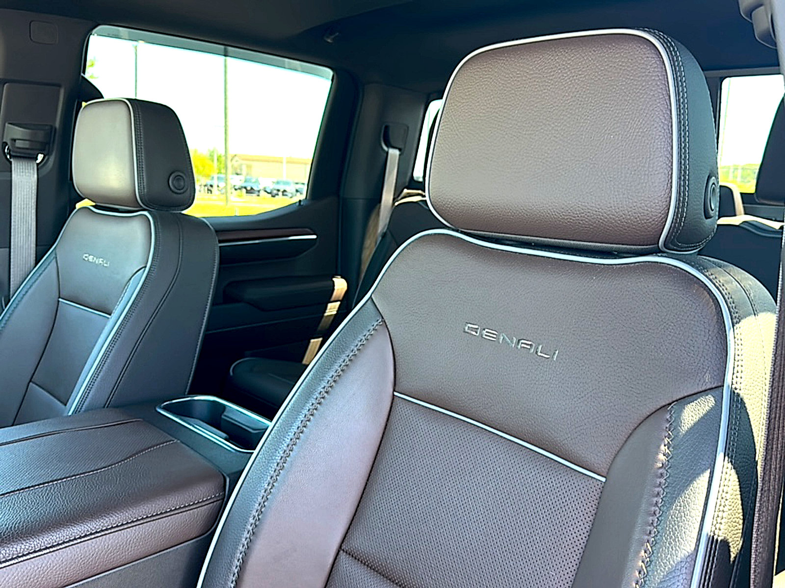 Used 2024 GMC Sierra 1500 Denali w/ Denali Reserve Package AWD/4WD image 14
