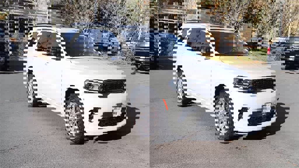 Used 2024 Dodge Durango GT image 3