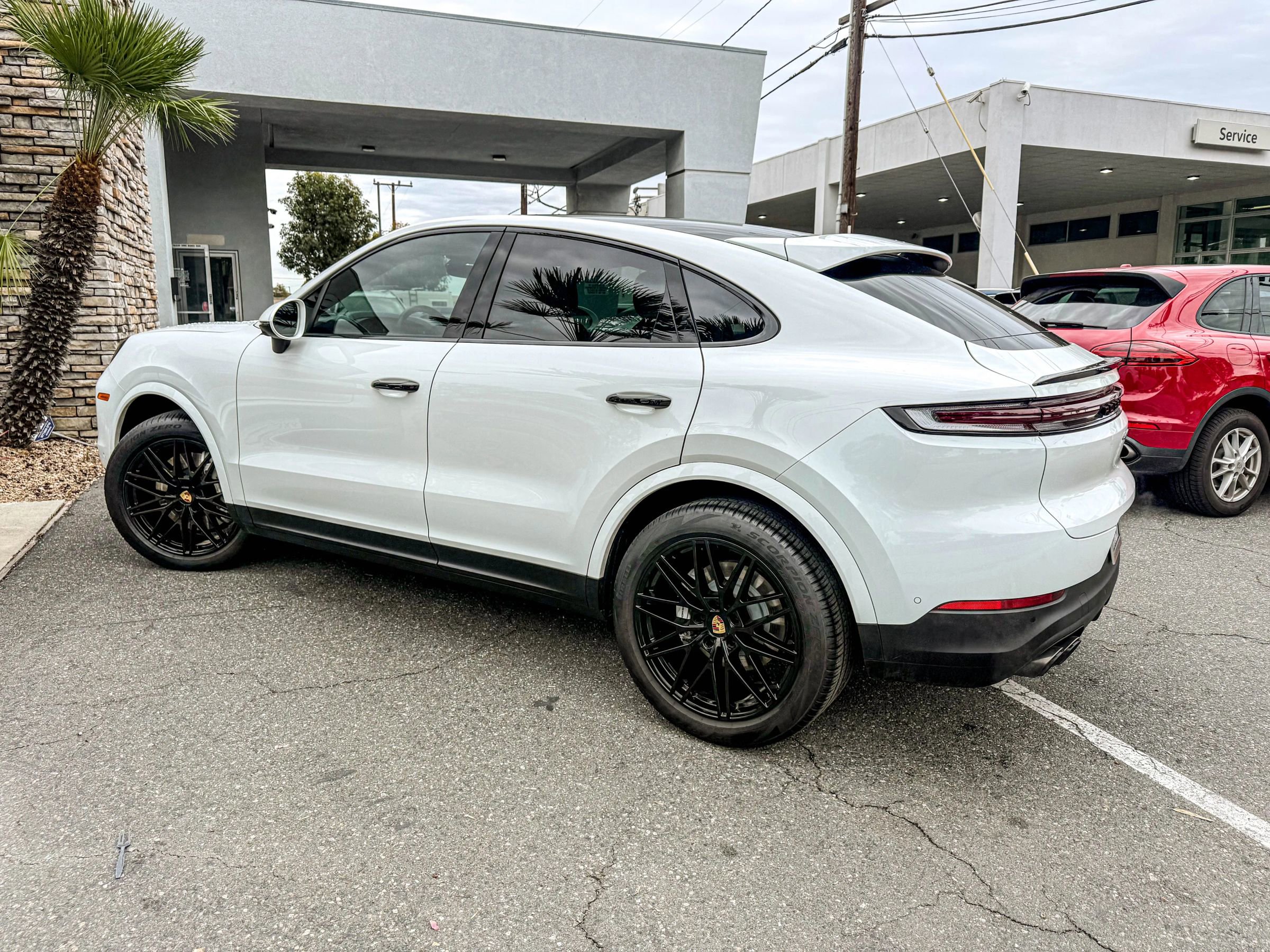 Used 2024 Porsche Cayenne Coupe image 3