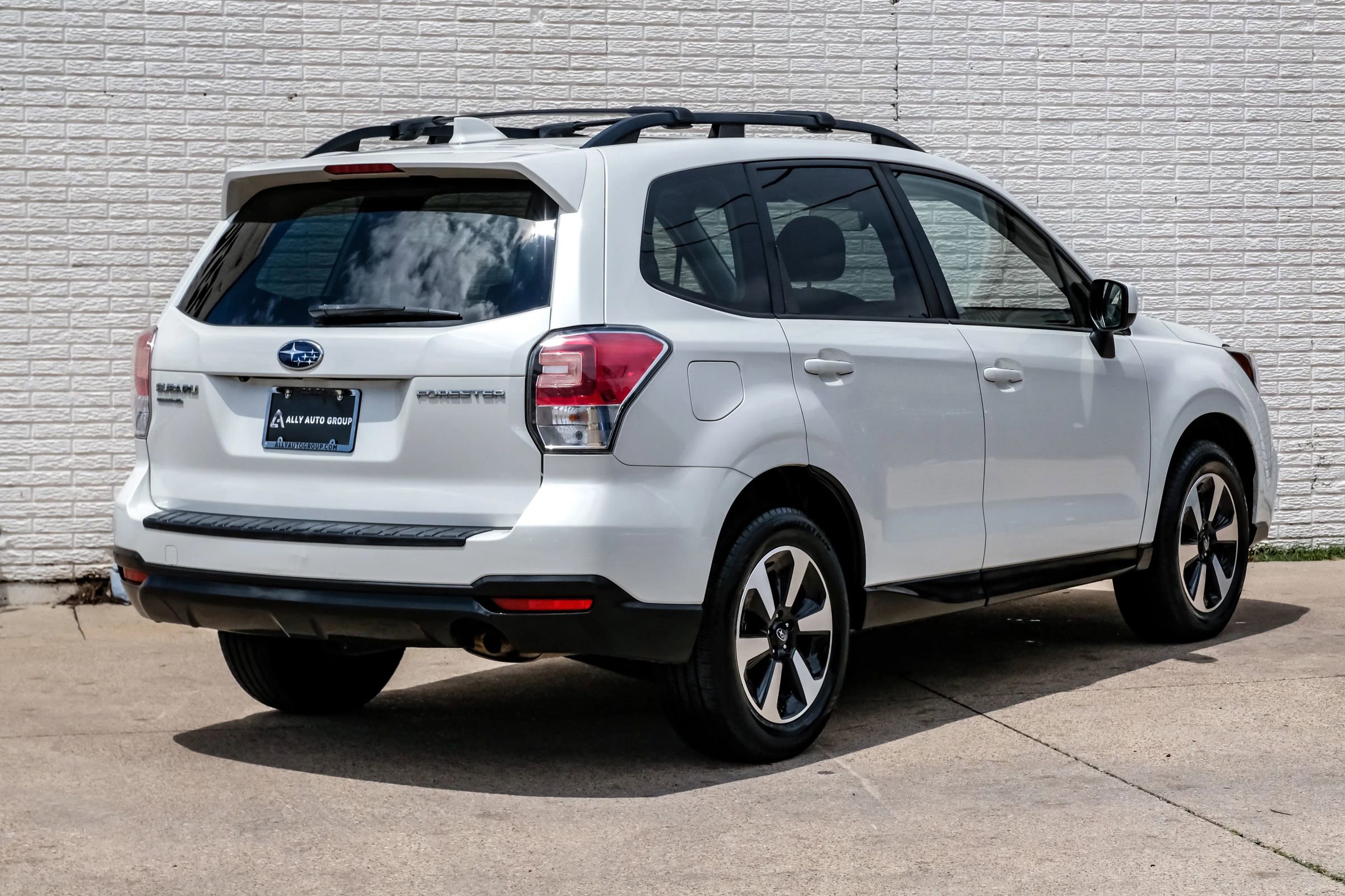Used 2018 Subaru Forester 2.5i Premium w/ Popular Package #2A AWD/4WD image 8