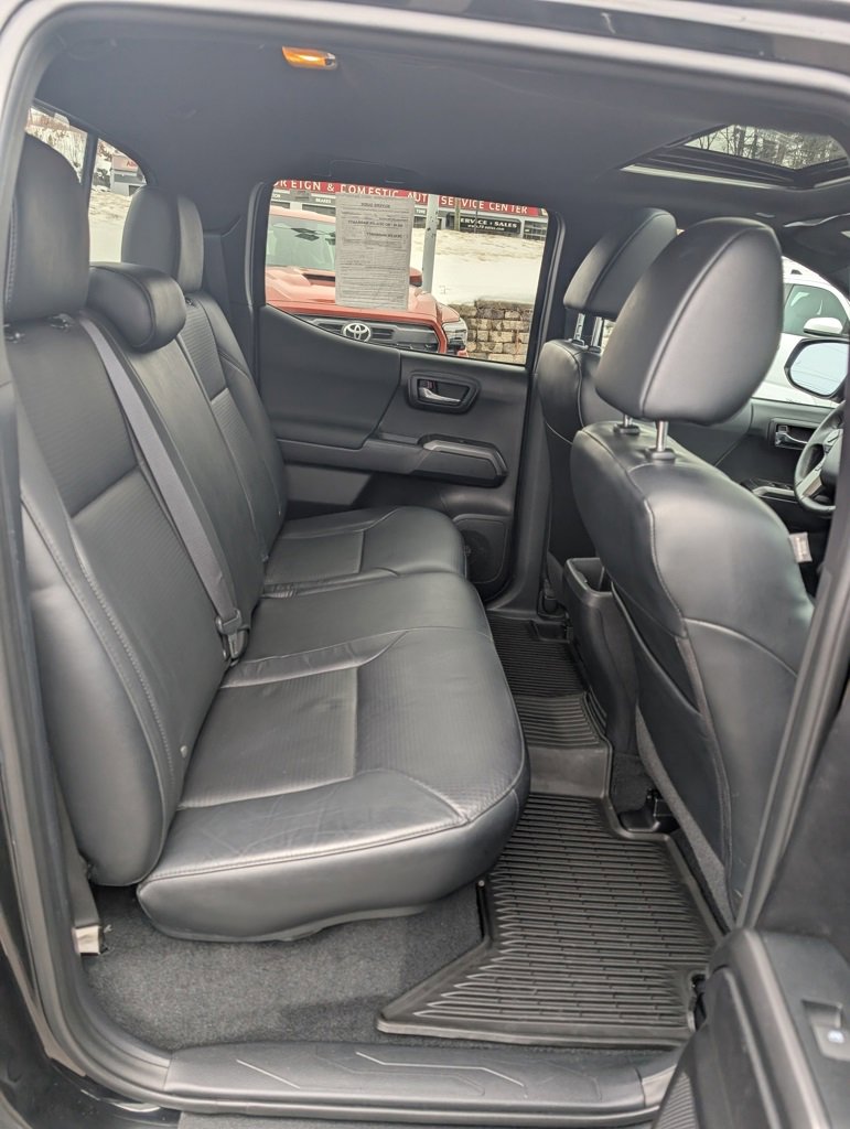 Certified 2021 Toyota Tacoma TRD Off-Road w/ TRD Premium Off Road Package image 18