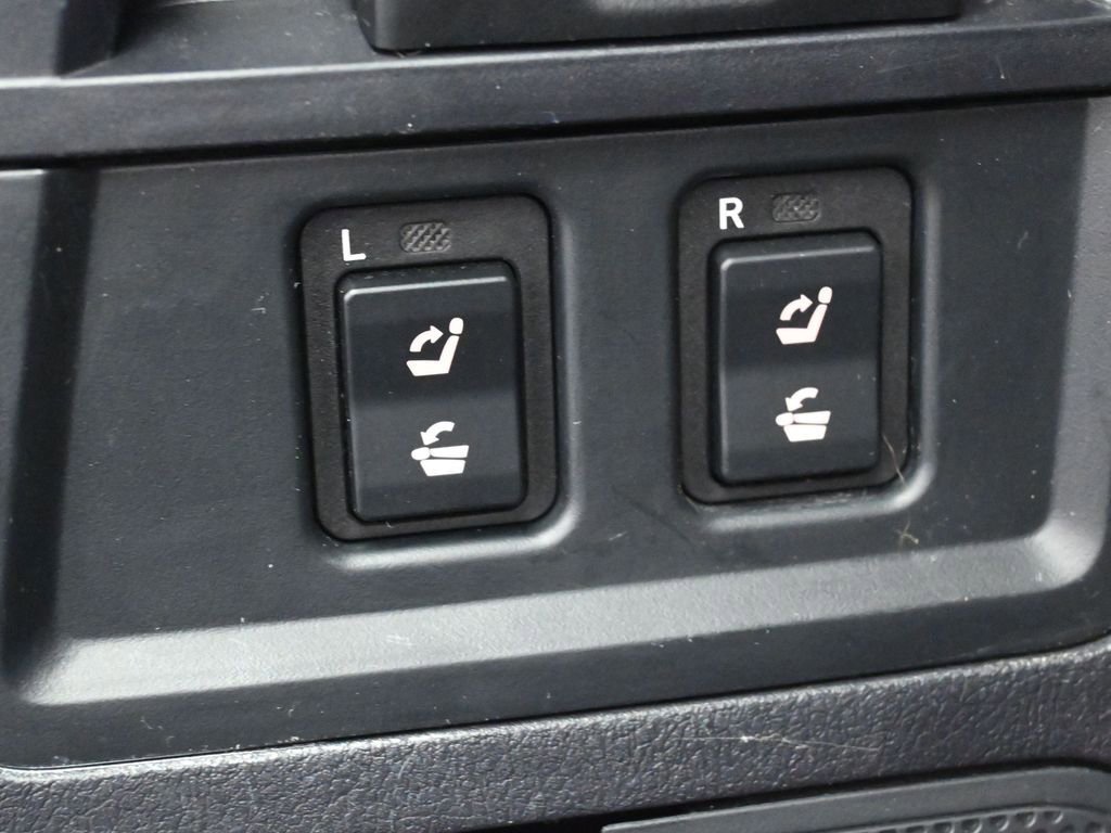 Certified 2021 Toyota Sequoia Platinum AWD/4WD image 39