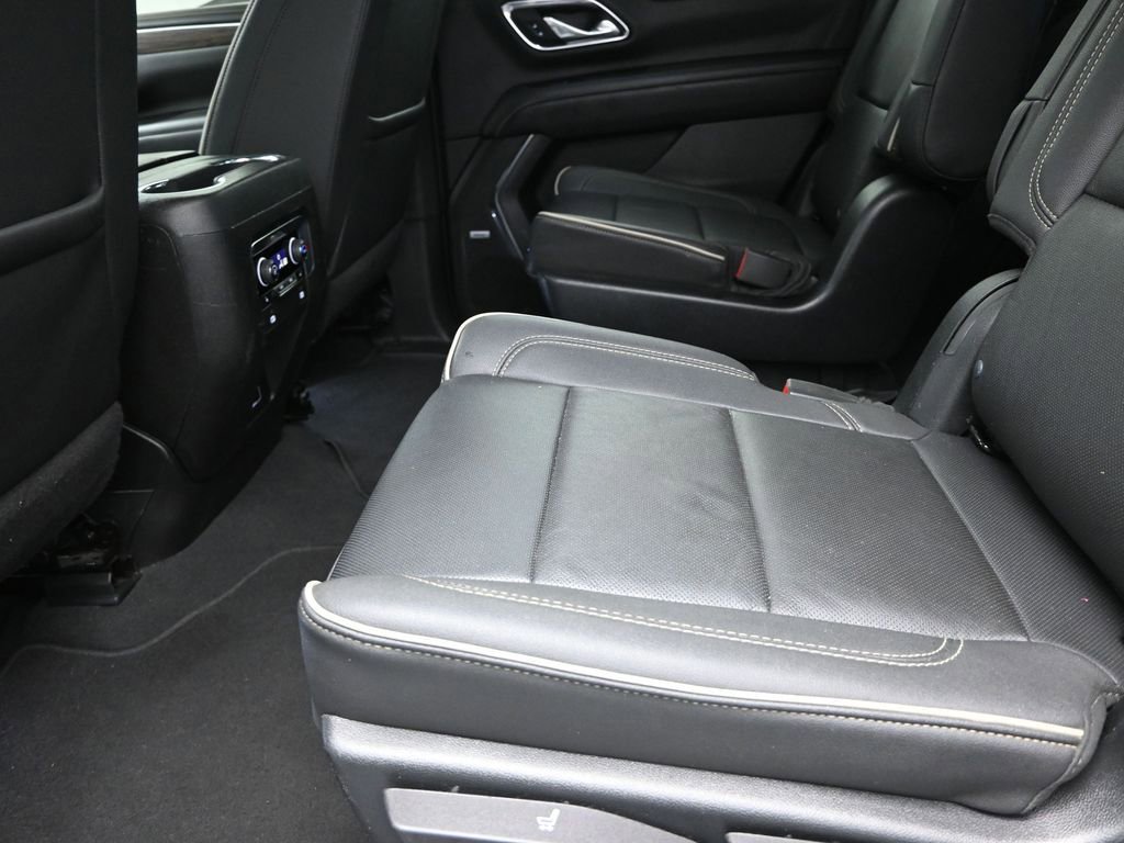 Used 2023 Chevrolet Tahoe Premier AWD/4WD image 16