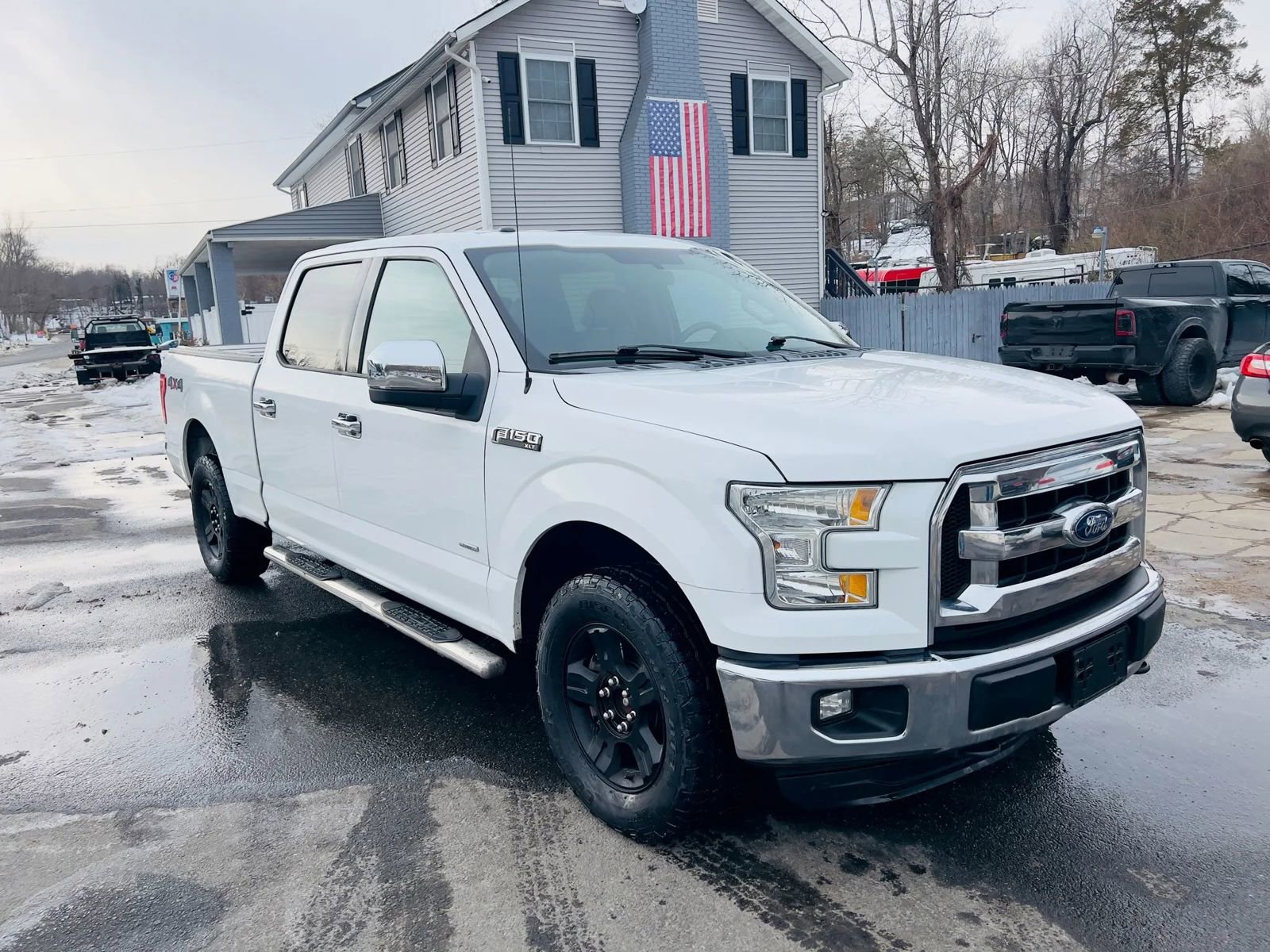 Used 2015 Ford F150 XLT w/ Trailer Tow Package image 3