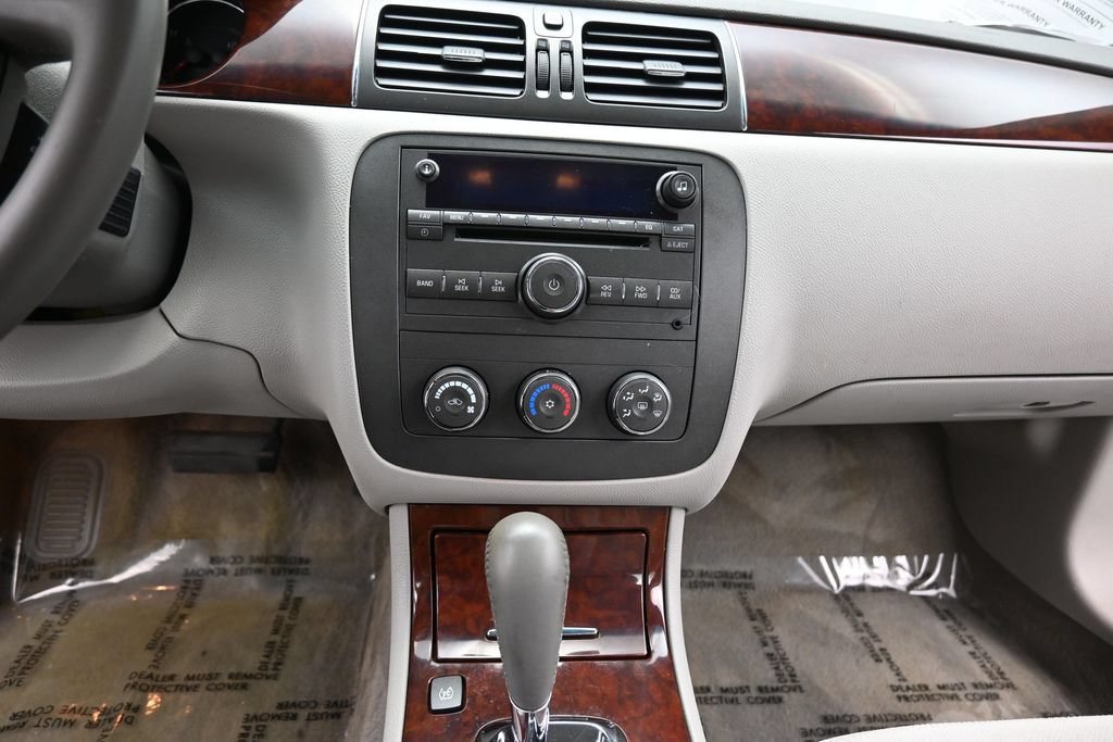 Used 2009 Buick Lucerne CX FWD image 16