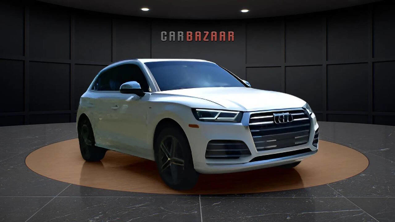 Used 2018 Audi SQ5 Premium Plus w/ Navigation Package image 3