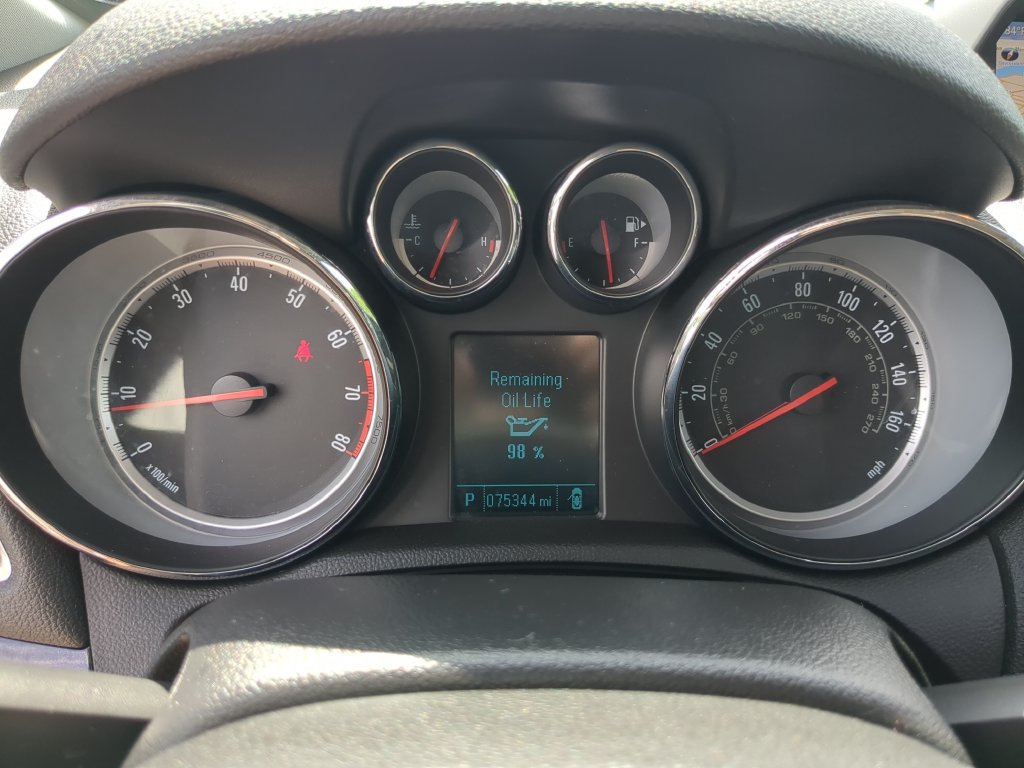 Used 2015 Buick Encore Convenience FWD image 29