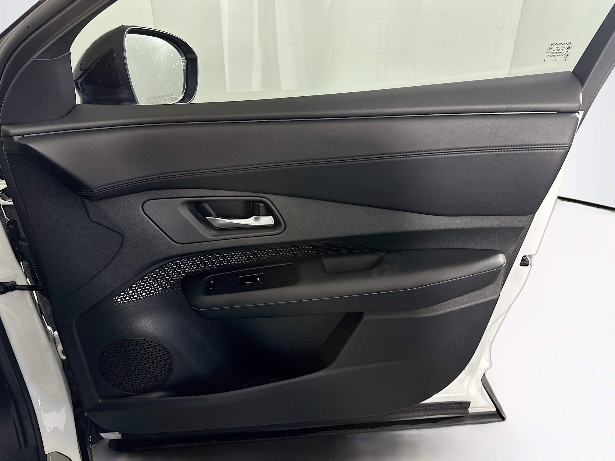 Used 2023 Nissan Ariya FWD image 34